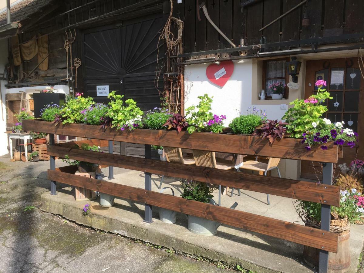 Pension Chesselberg Buckten Buitenkant foto